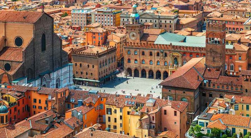 Piazza Maggiore in Bologna, Italy